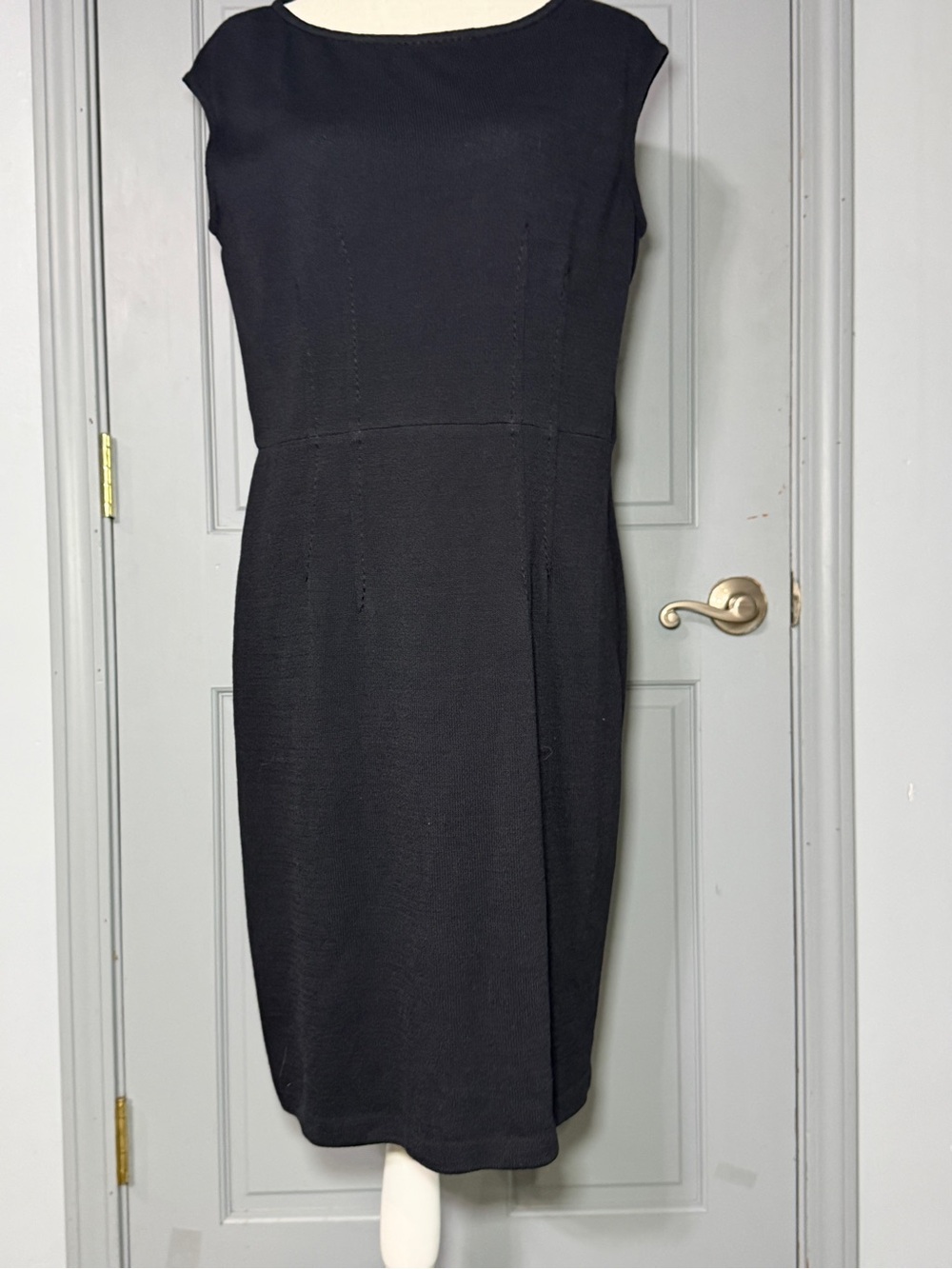 St. John Collection Black Cap-Sleeve Midi Sheath Dress wool blend